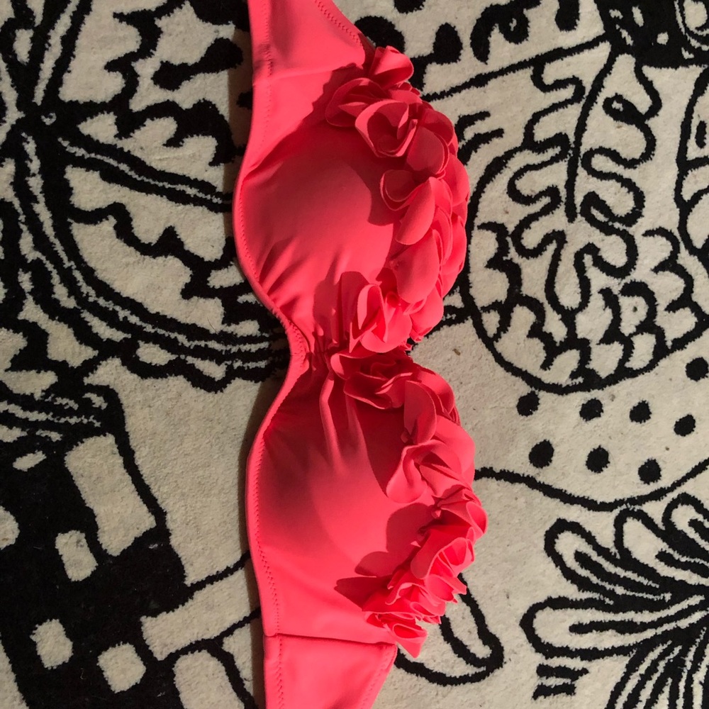 BUNDLE! of VS swimsuits! Size S and 32b.